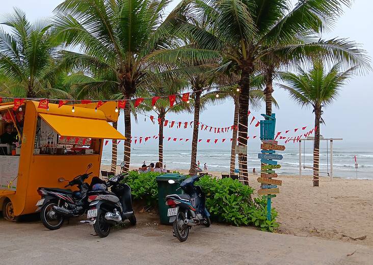 Bac My An Beach Vietnam 1