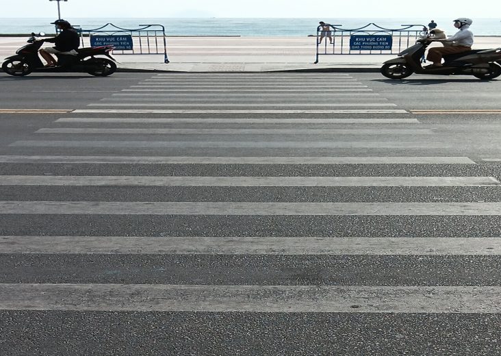 19-white-lines-of-danger-in-vietnam