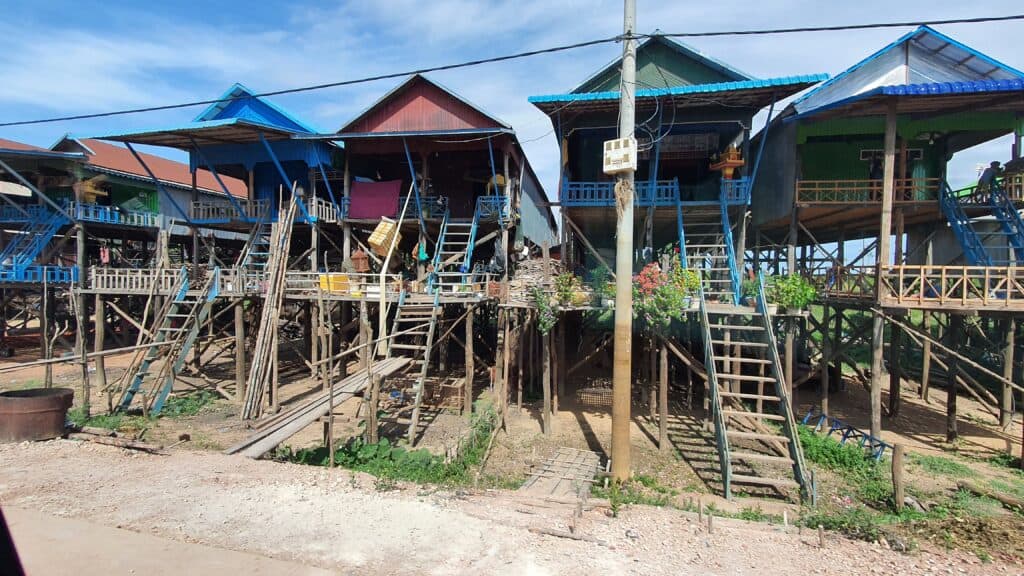 Tonlé Sap Lake and Kampong Phluk 